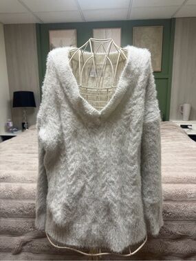 Lucky Brand Creamy Off-White V-Neck Fuzzy Sweater